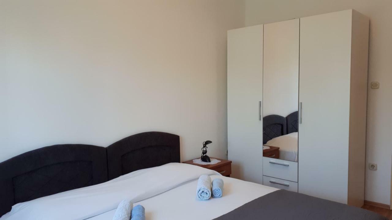 Mylo Apartment